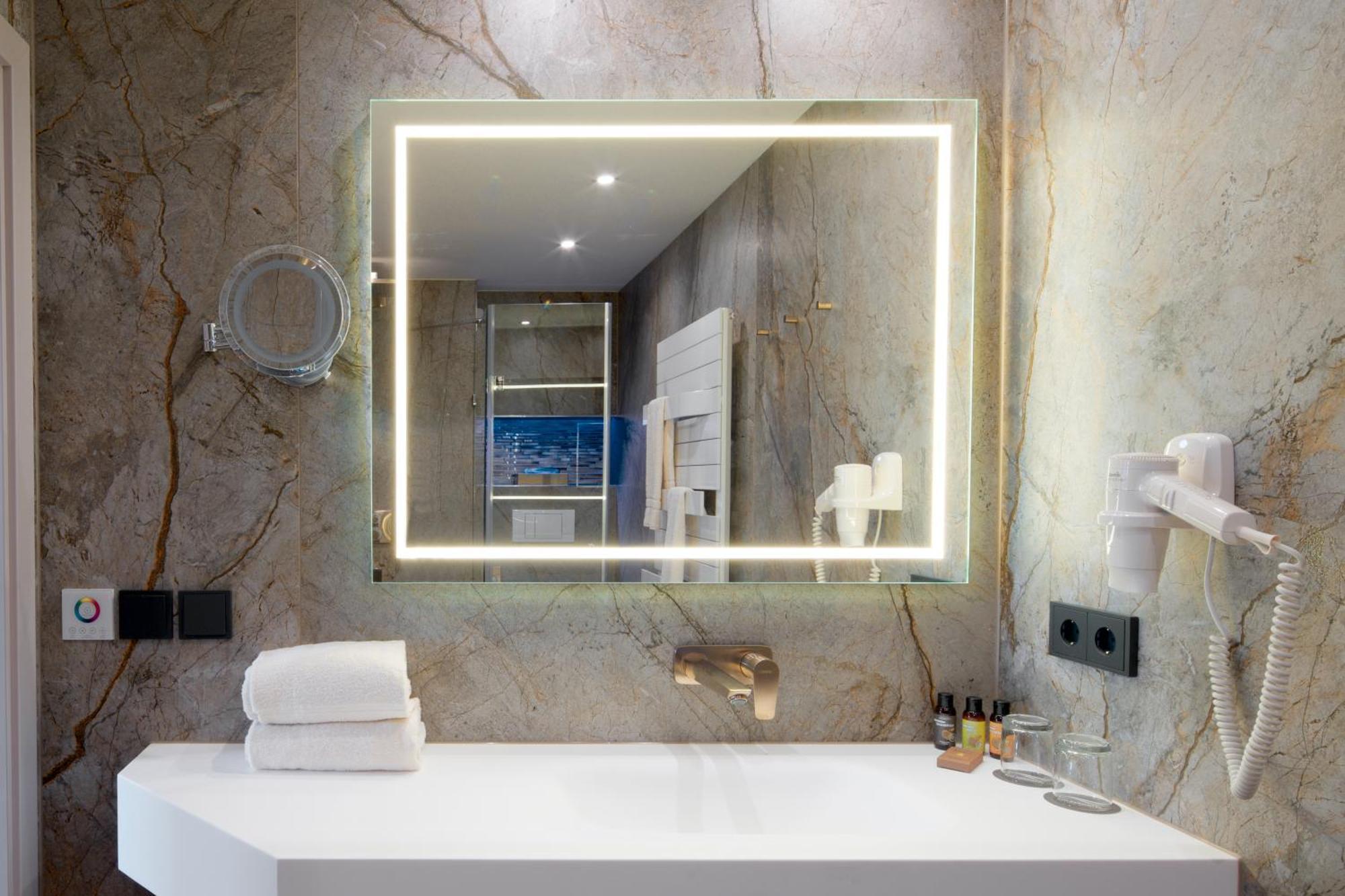 Bio-Seehotel Zeulenroda エクステリア 写真